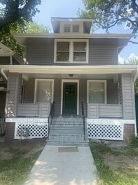 Building Photo - 908 SW 12th St