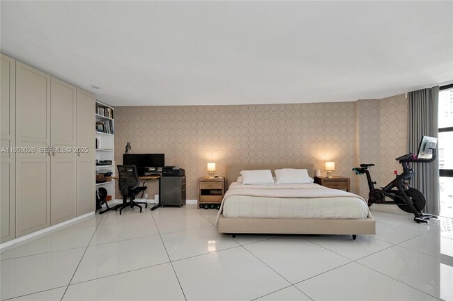 Building Photo - 1111 Crandon Blvd