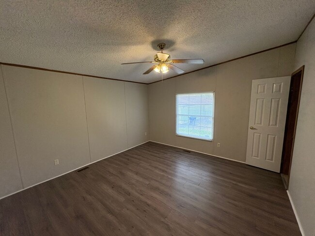 Building Photo - For Rent