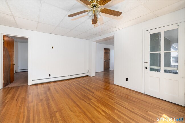 Building Photo - 95 Sunnyside Ave
