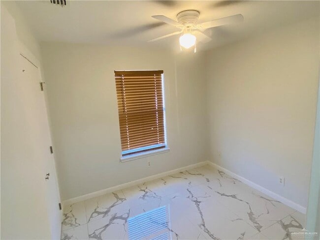 Building Photo - 13 E Laurel St