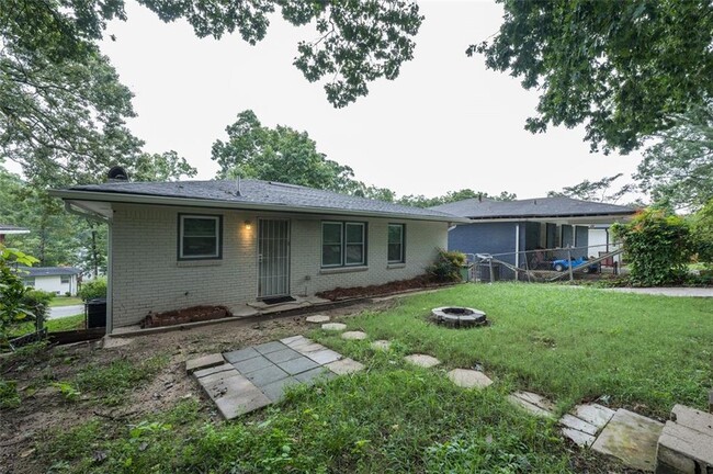 Building Photo - 257 Barfield Ave SW