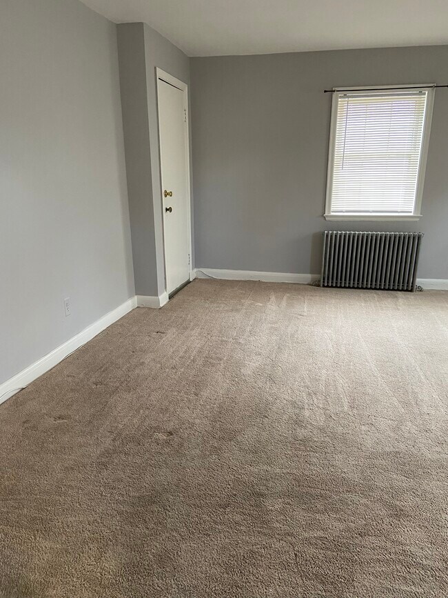 Living room - 3651 Campfield Rd
