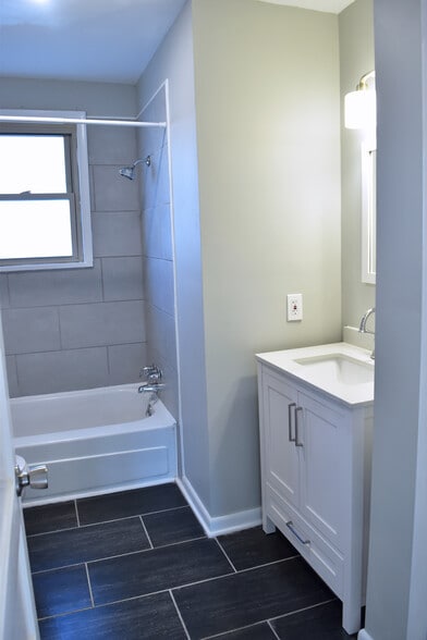 Building Photo - 4020 Ames Dr