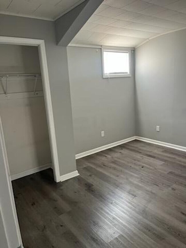 Building Photo - 2 bedroom $850/Month