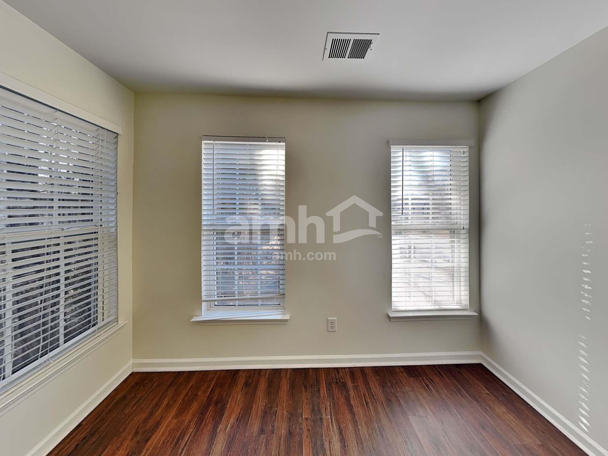 Building Photo - 7110 Long Run Ln