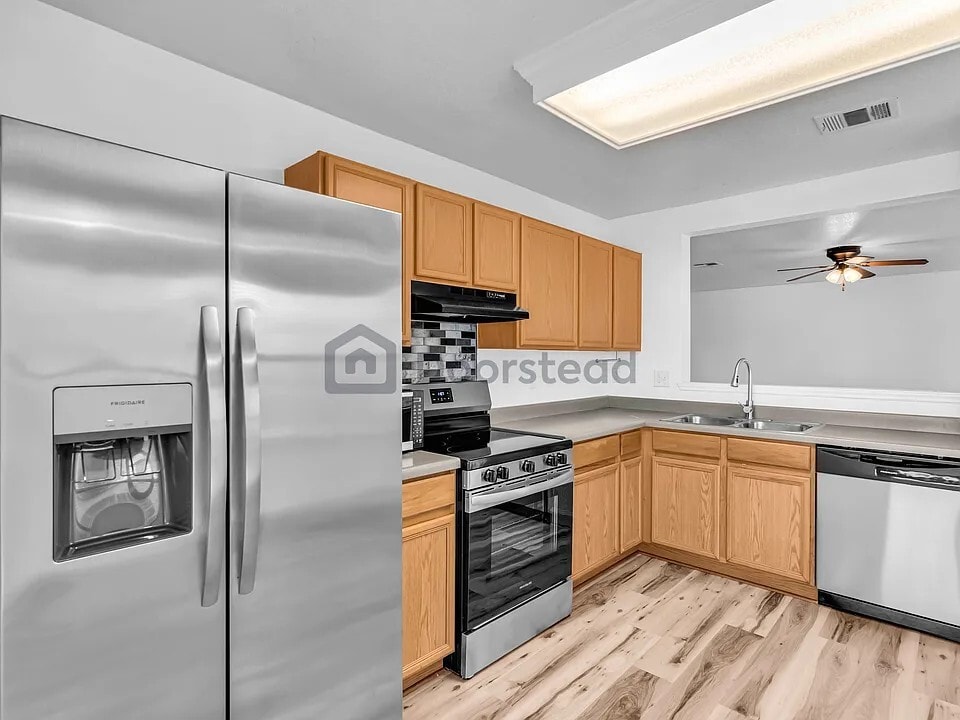 Kitchen - 224 Capistrano Dr