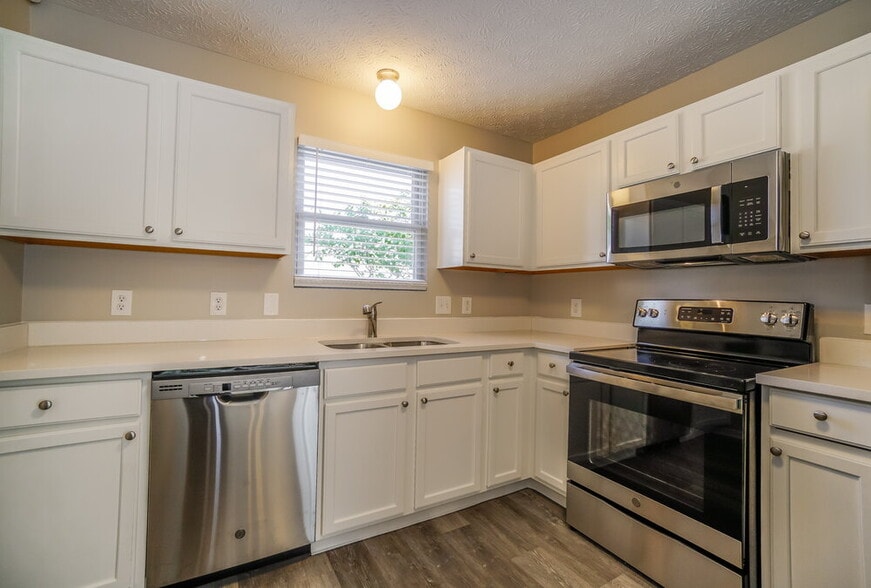 Building Photo - 8752 Arrowtip Ln