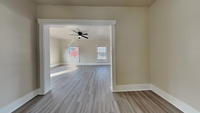 Building Photo - 718 S Yakima Ave