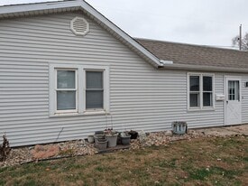 Building Photo - 1204 S 13th St