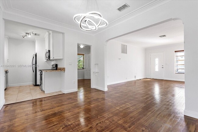 Building Photo - 8826 Emerson Ave