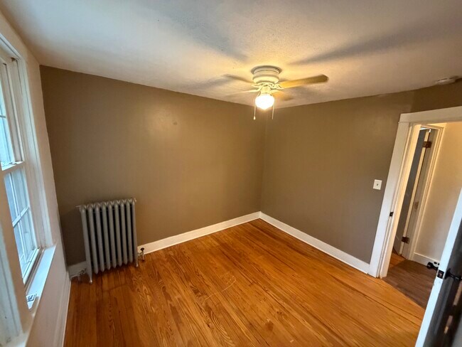Building Photo - 402 Douglass St