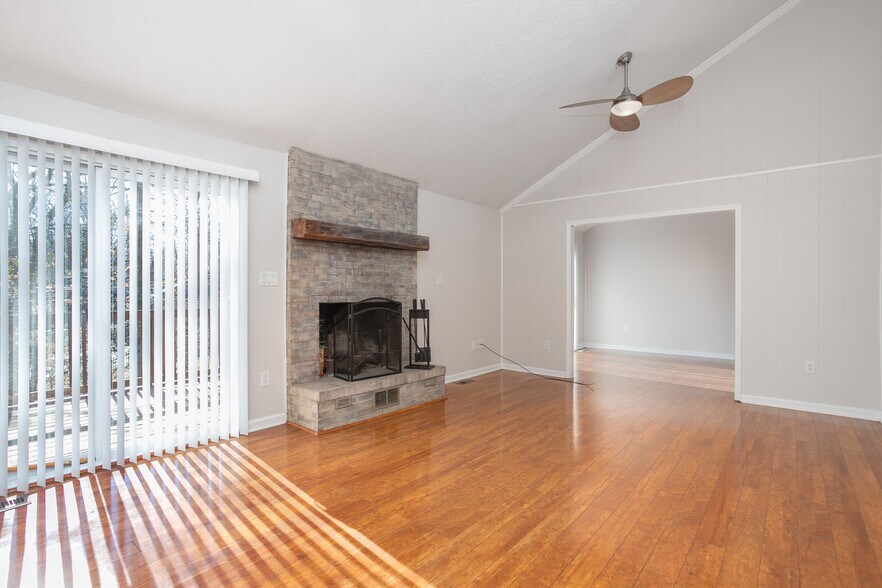 Living Room w/ fireplace - 2244 W Front St