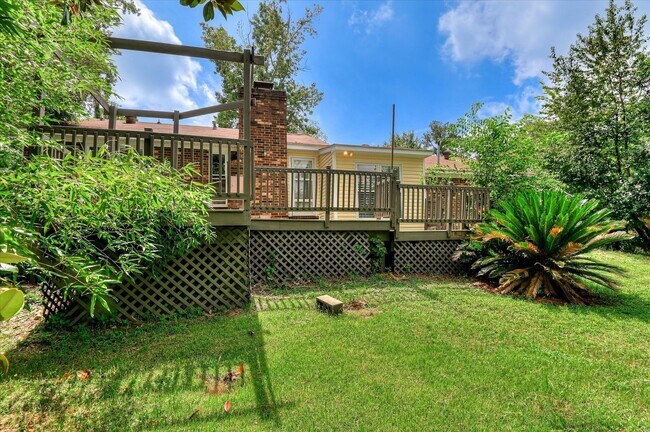 Building Photo - 230 Ronstadt Dr