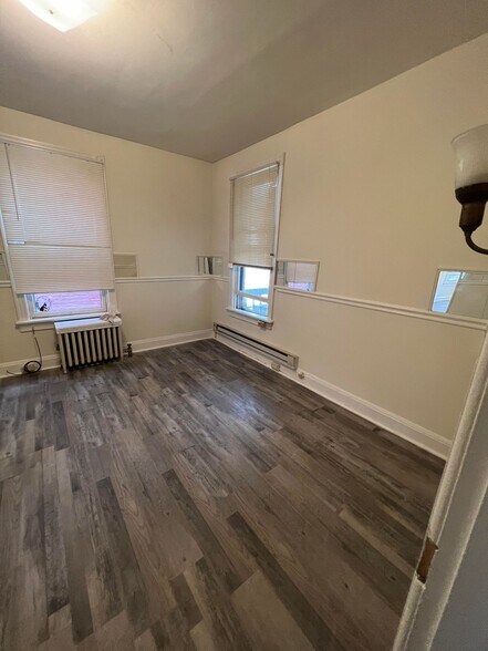 Building Photo - 27 S Locust St