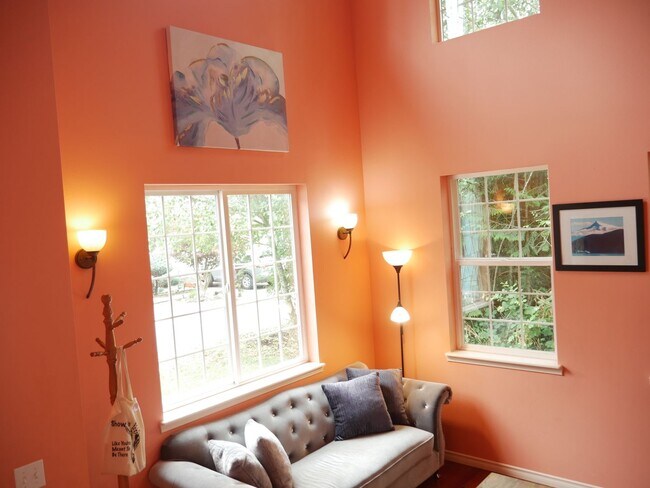 Building Photo - Beautiful, Fully Furnished, Maple Valley H...