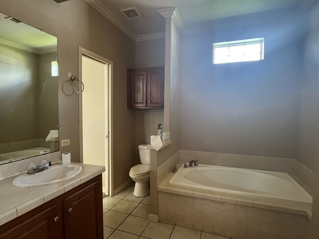 Building Photo - 47 Freedom Dr