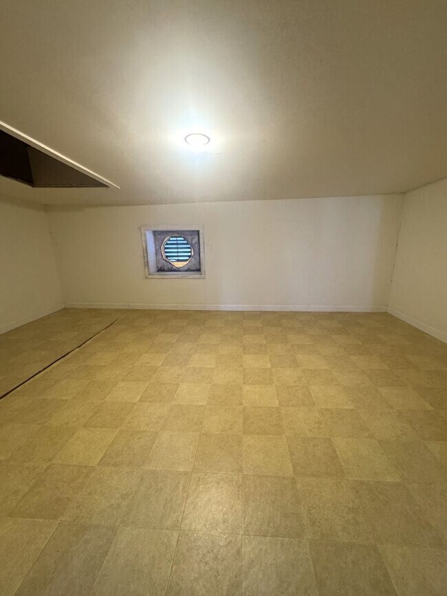 Building Photo - 3BR/1.5BA Historic Townhouse in the Heart of Shaw with Parking