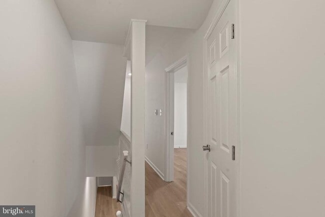 Building Photo - 19 W Seymour St