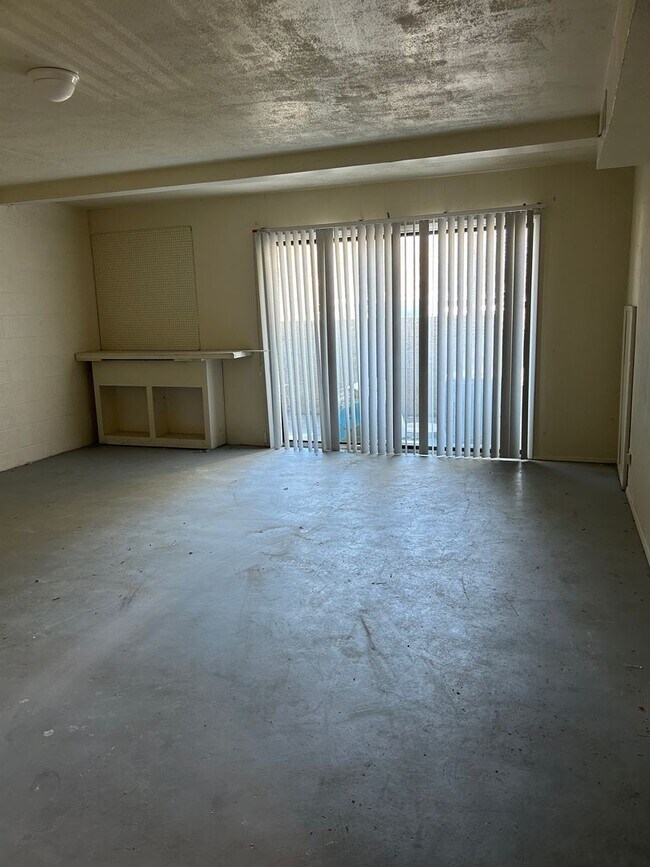 Building Photo - 2883 W Griffin Creek Rd