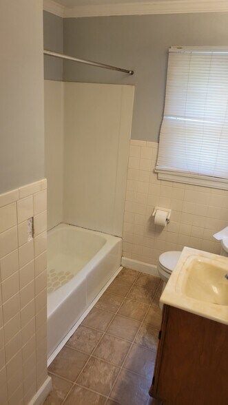 Building Photo - 2803 Rudolph Ave