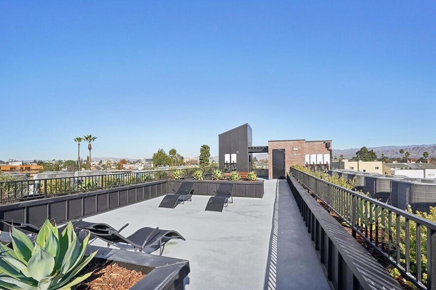 Building Photo - IM 21