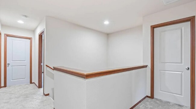 Building Photo - For rent