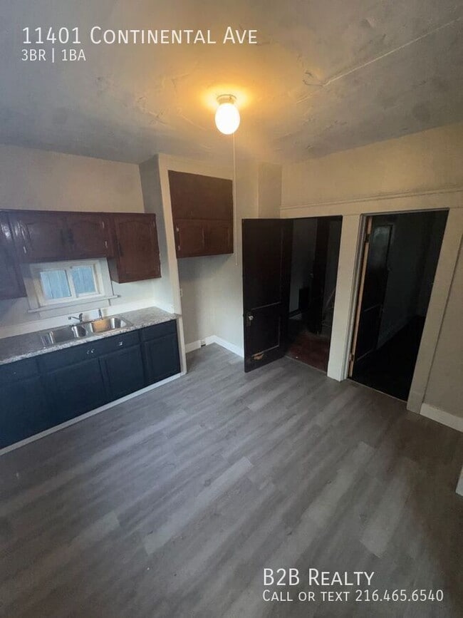 Building Photo - 11401 Continental Ave