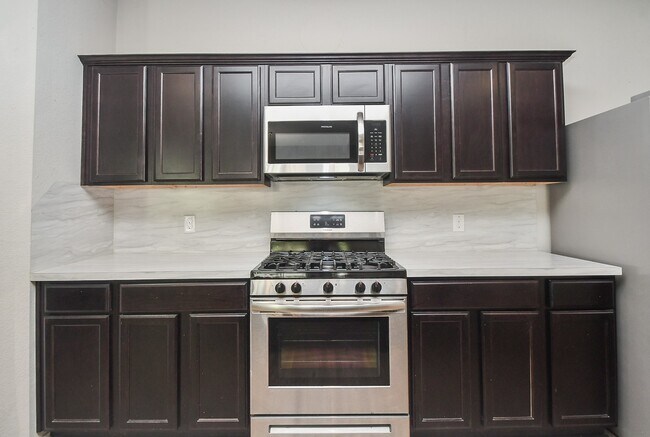 Building Photo - 14118 Silver Falls Ct