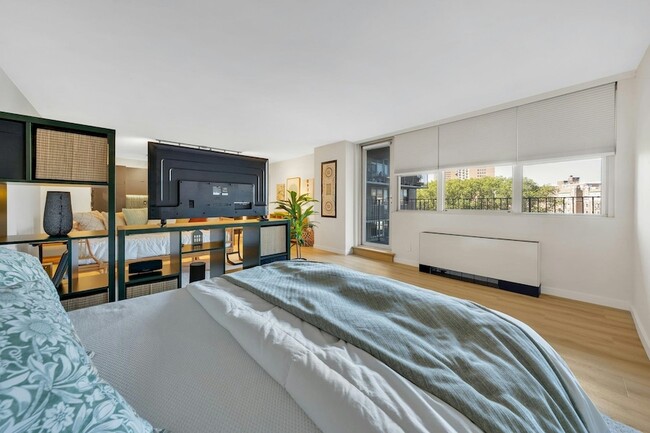 Building Photo - 6040 JFK Blvd E