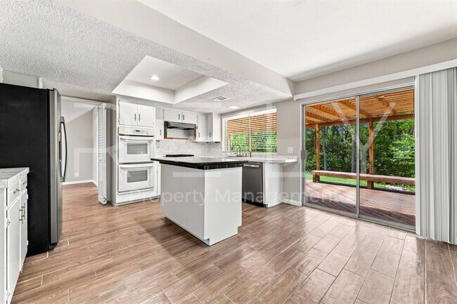 Building Photo - 2404 Gabriel View Dr