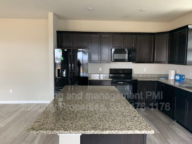 Building Photo - 201 St Caillin St