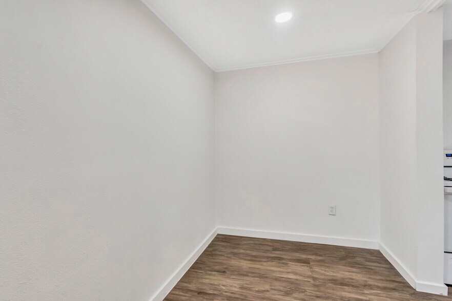 Building Photo - 397 Wills Point St