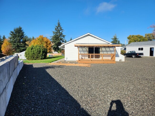 Building Photo - 2732 Maple St