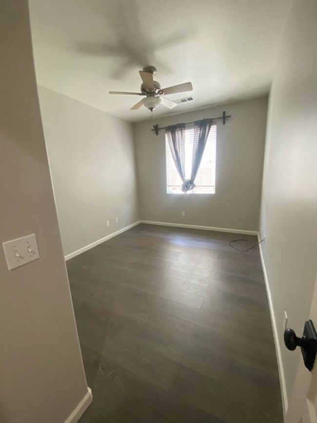 Building Photo - MOVE IN SPECIAL $500 OFF FIRST MONTHS RENT