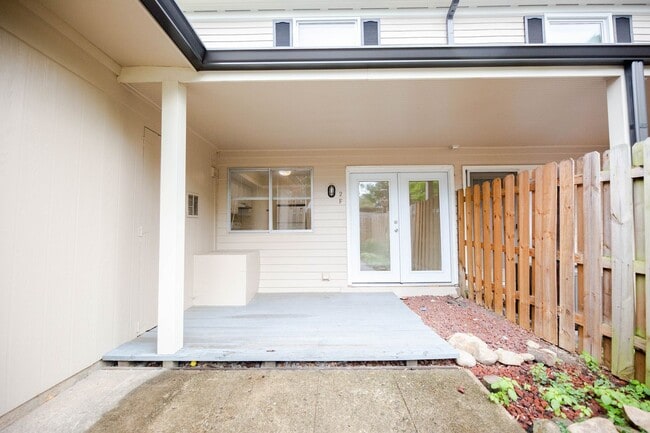 Building Photo - Green Hills Condo in the Georgetown