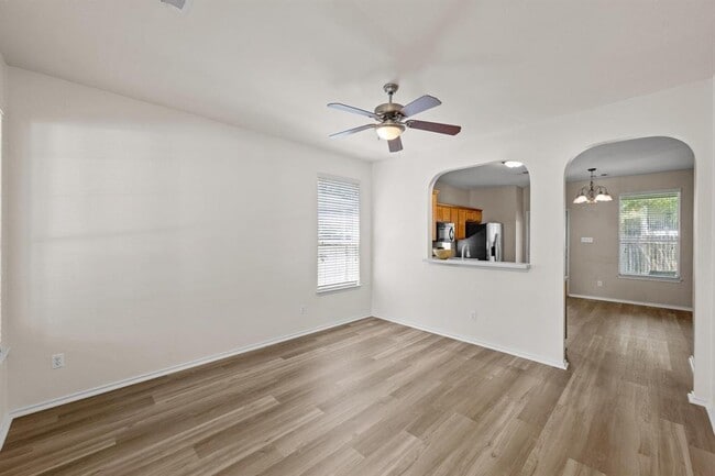 Building Photo - 2113 Campfield Pkwy