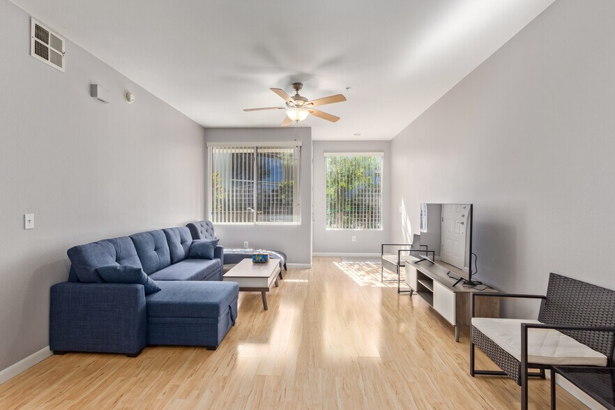 Primary Photo - 3633 N 3rd Ave
