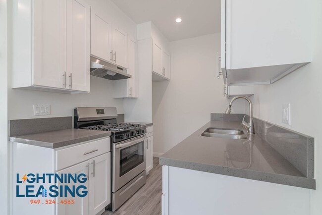 Building Photo - 403 N Ogden Dr