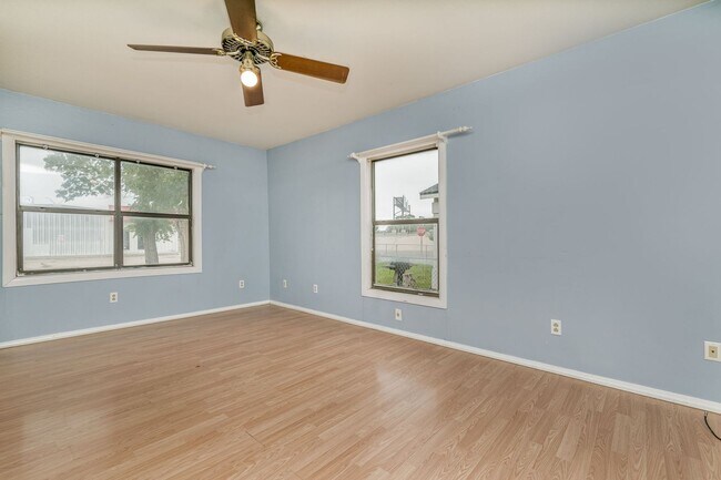 Building Photo - 3609 S Travis St