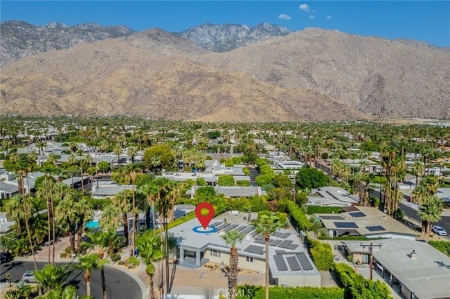 Building Photo - 1600 Palm Tree Dr