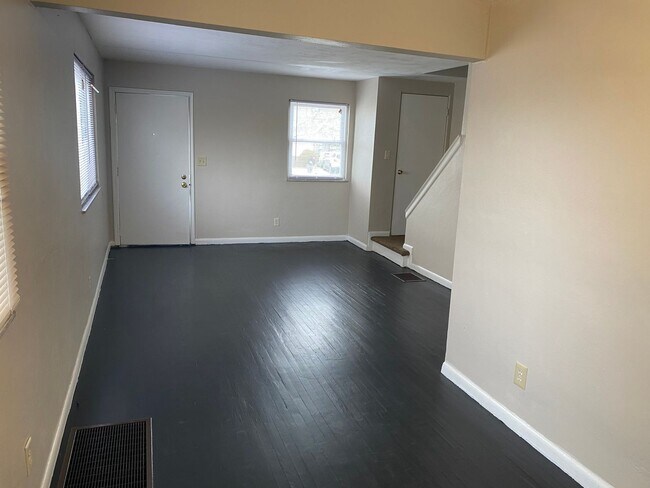 Building Photo - 4046-4048 Halsey Place