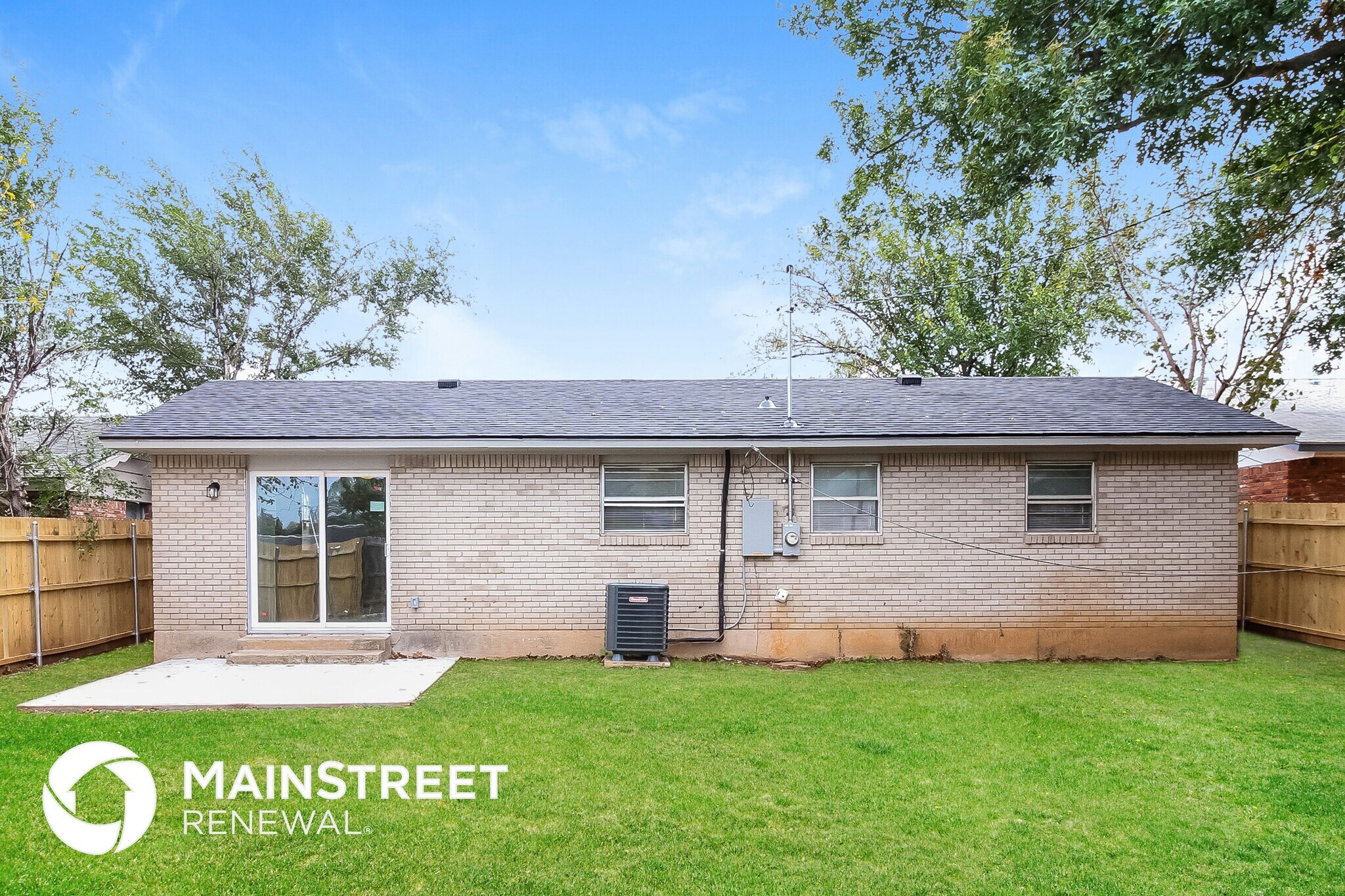 Building Photo - 813 Hampton Rd