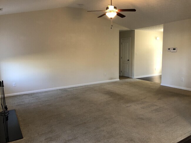 Building Photo - 3301 Hardee Farms Dr