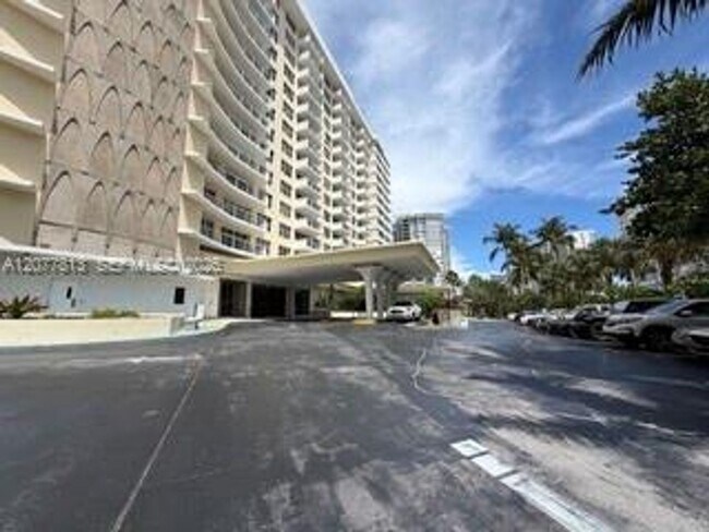 Building Photo - 5600 Collins Ave