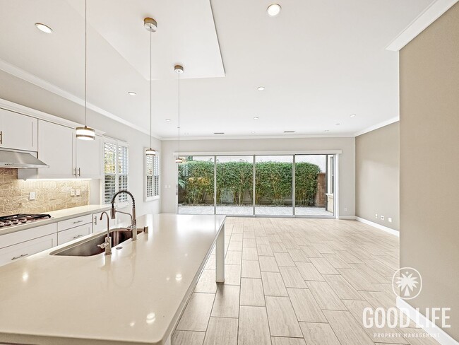 Building Photo - Stunning 3Bd/3.5Ba Home in Irvine w/Large Patio, Modern Design and 2 Master Suites!