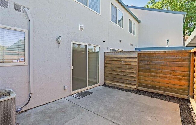 Building Photo - 3370 Northwood Dr.