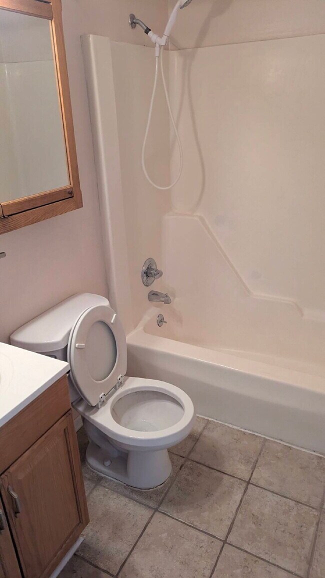 Building Photo - 721 Peachtree Pl