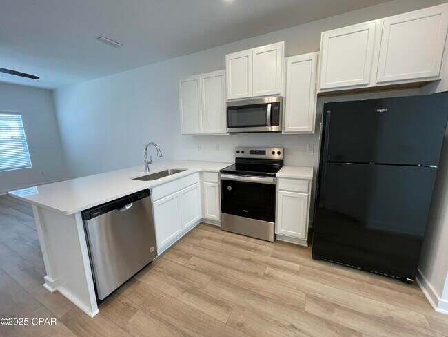 Building Photo - 5860 Tyndall Pkwy