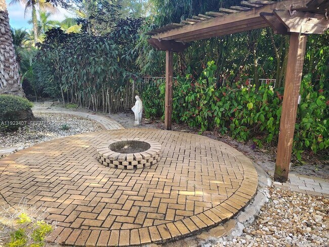 Building Photo - 15802 SW 15th St